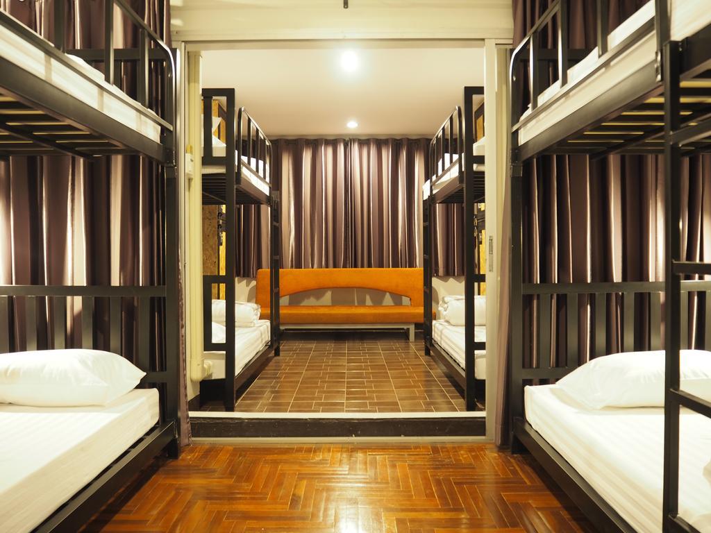 Eden Walking Street Hostel Chiang Mai Rum bild