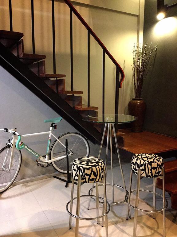 Eden Walking Street Hostel Chiang Mai Exteriör bild