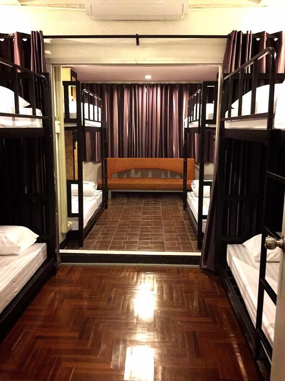 Eden Walking Street Hostel Chiang Mai Rum bild