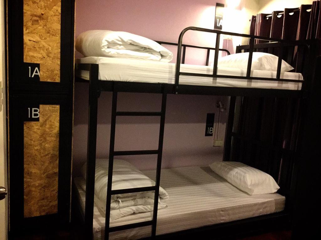 Eden Walking Street Hostel Chiang Mai Rum bild