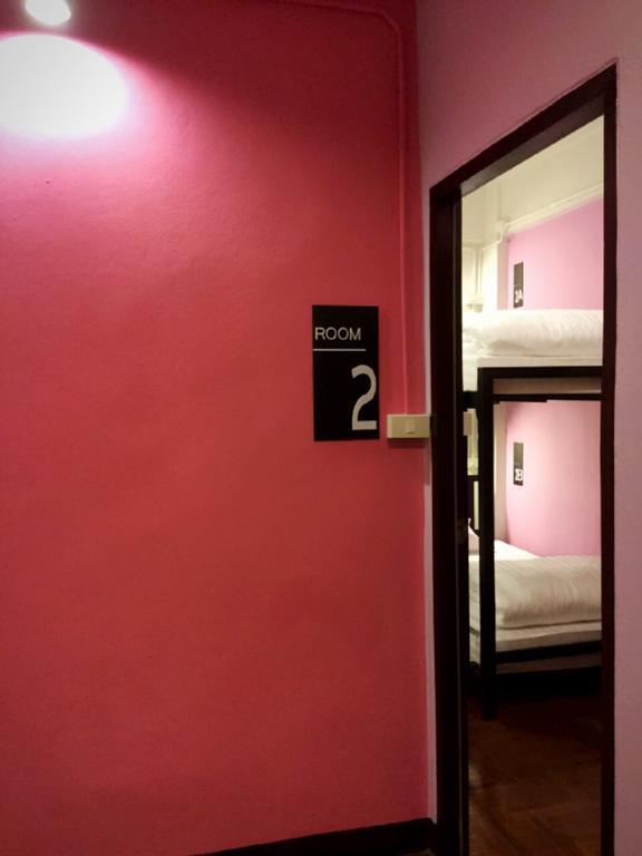Eden Walking Street Hostel Chiang Mai Rum bild