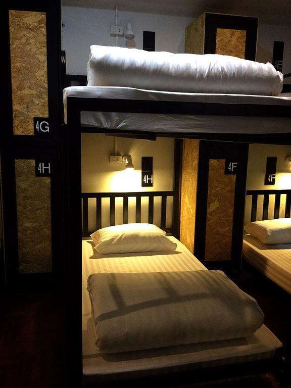 Eden Walking Street Hostel Chiang Mai Rum bild