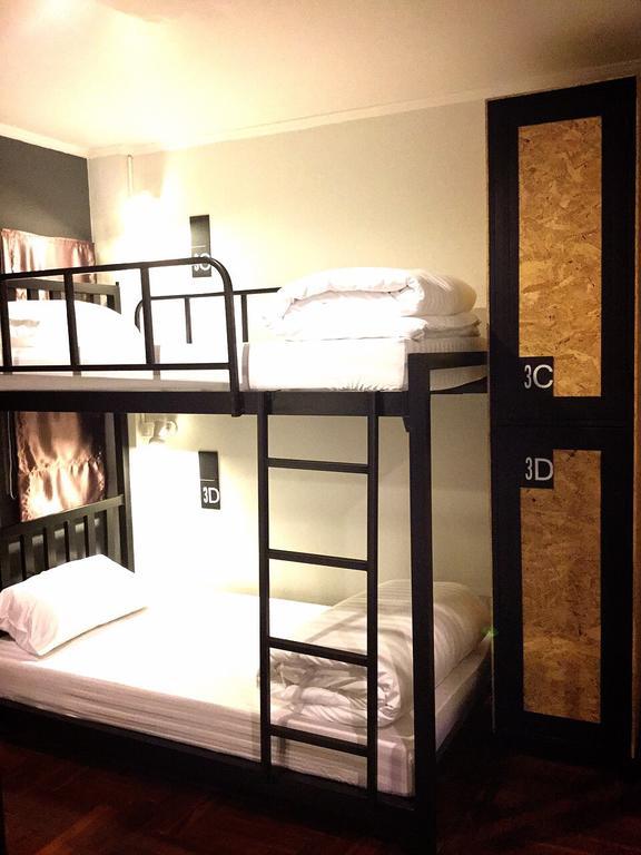 Eden Walking Street Hostel Chiang Mai Rum bild