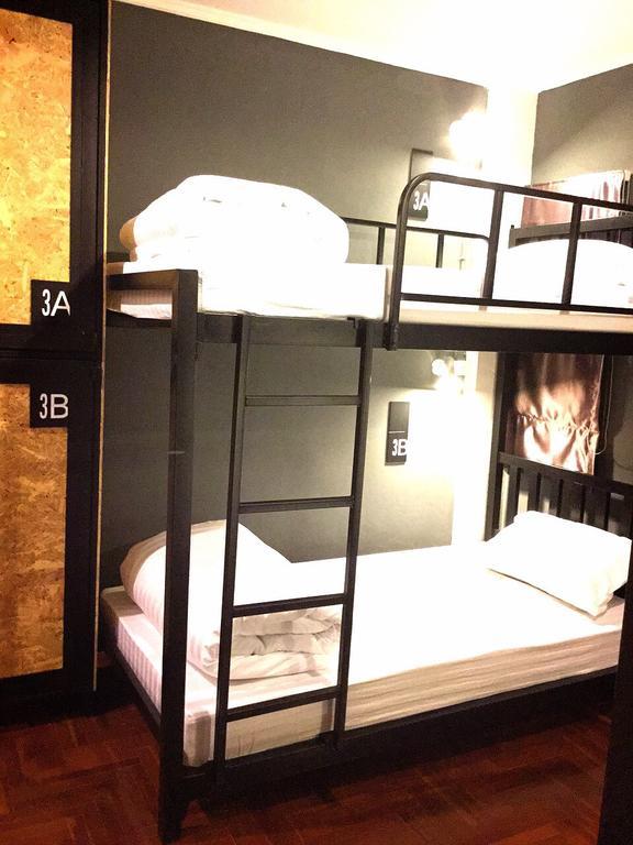 Eden Walking Street Hostel Chiang Mai Rum bild