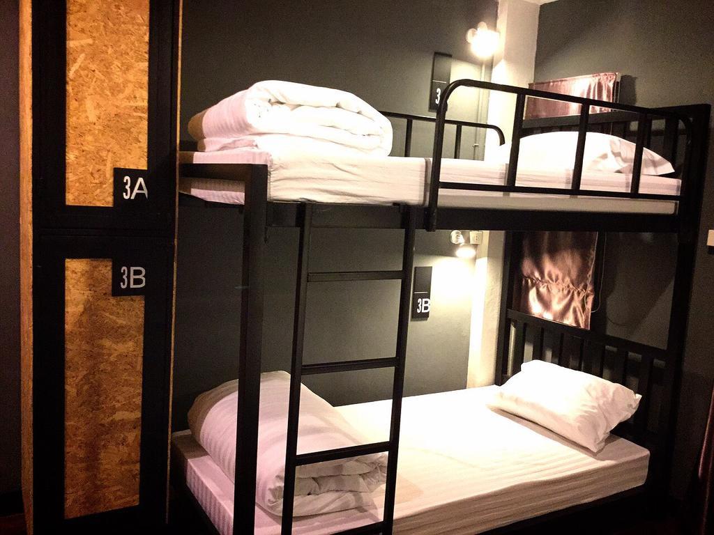 Eden Walking Street Hostel Chiang Mai Rum bild