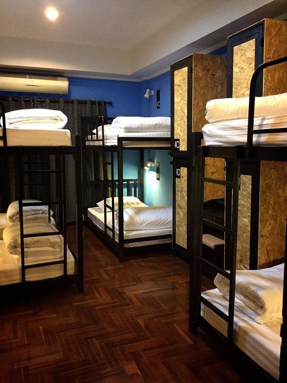 Eden Walking Street Hostel Chiang Mai Rum bild