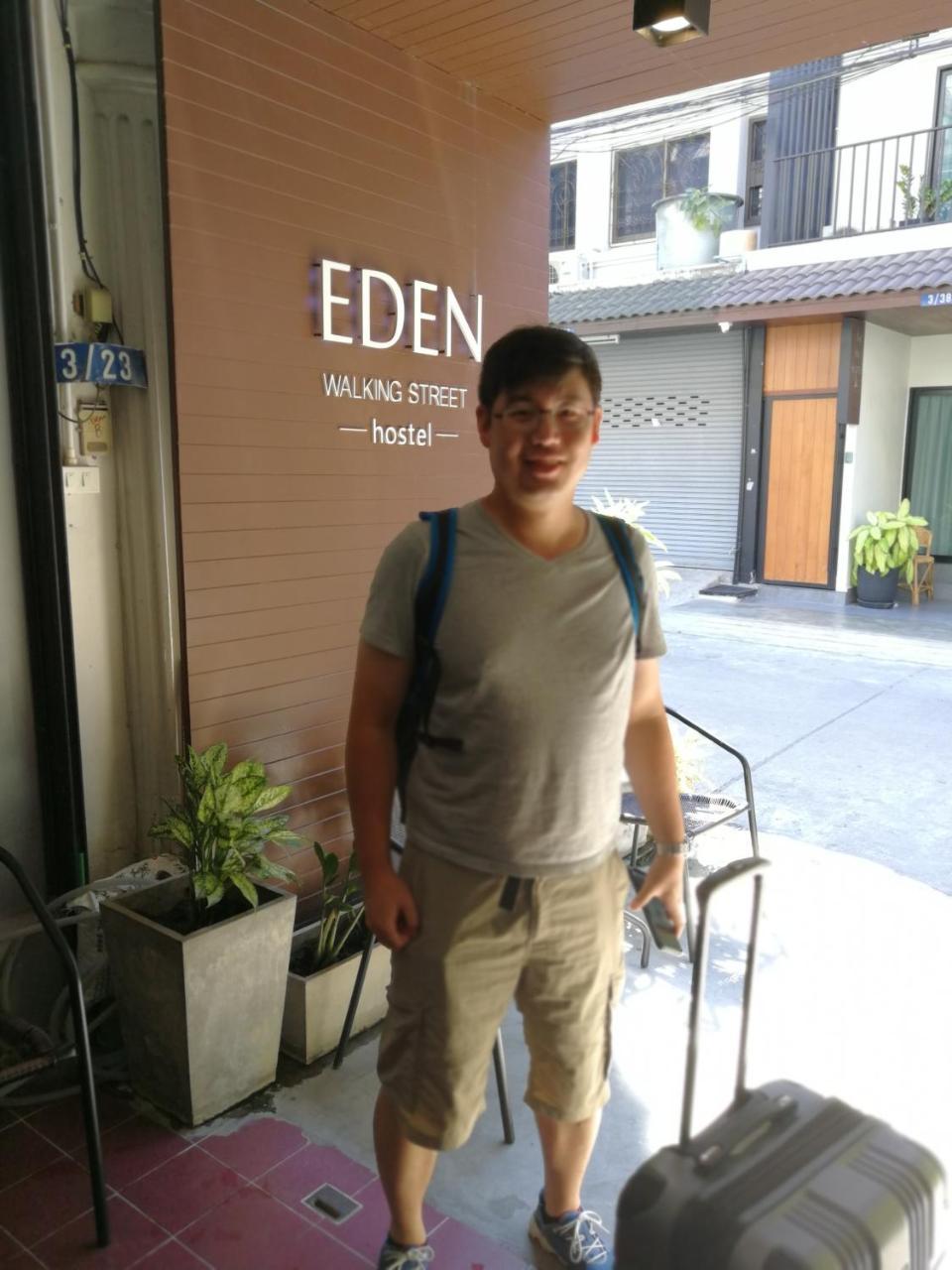 Eden Walking Street Hostel Chiang Mai Exteriör bild