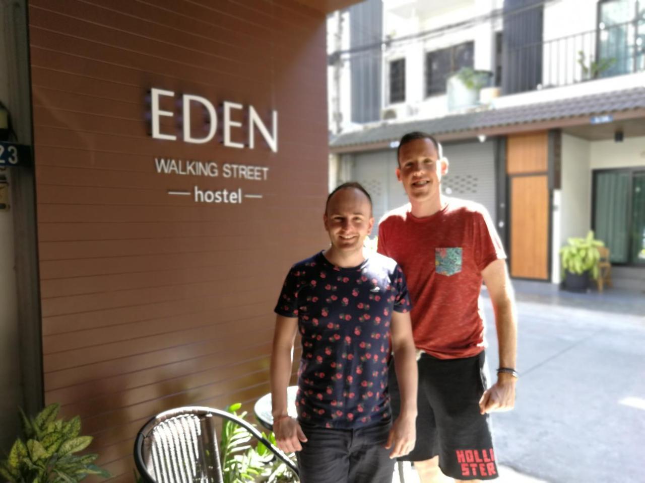 Eden Walking Street Hostel Chiang Mai Exteriör bild