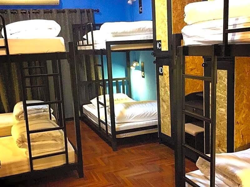 Eden Walking Street Hostel Chiang Mai Exteriör bild